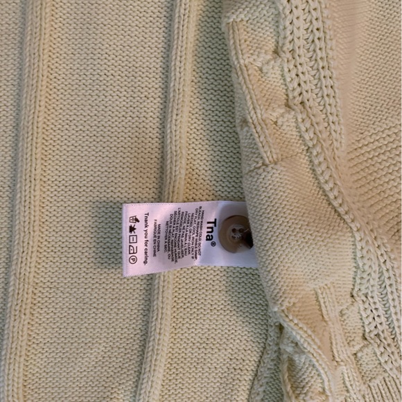 TNA Yellow Vest - Picture 3 of 3